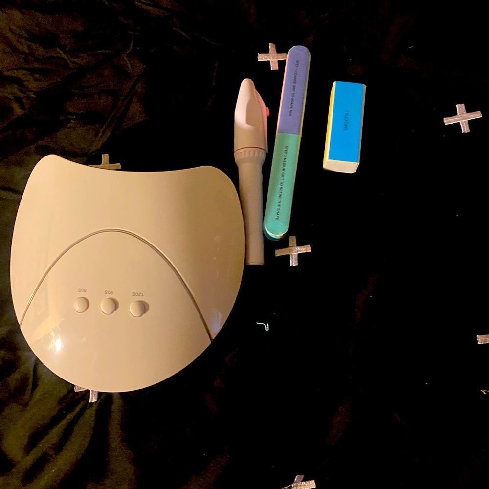 I am selling nail stuff and a wig - Picture 4 of 5
